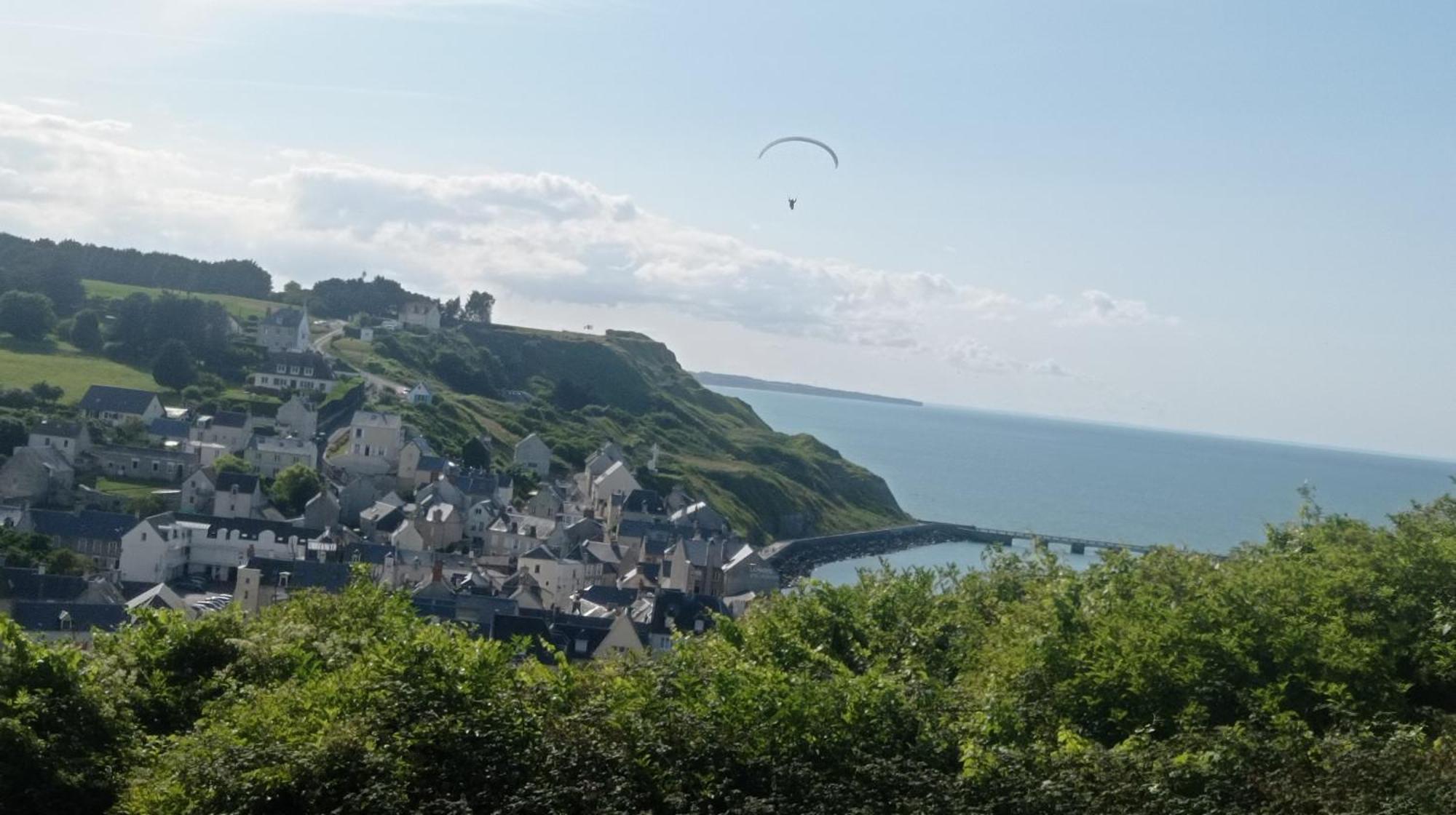 Logis Proche Des Plages Du Debarquement Vaucelles Exterior foto